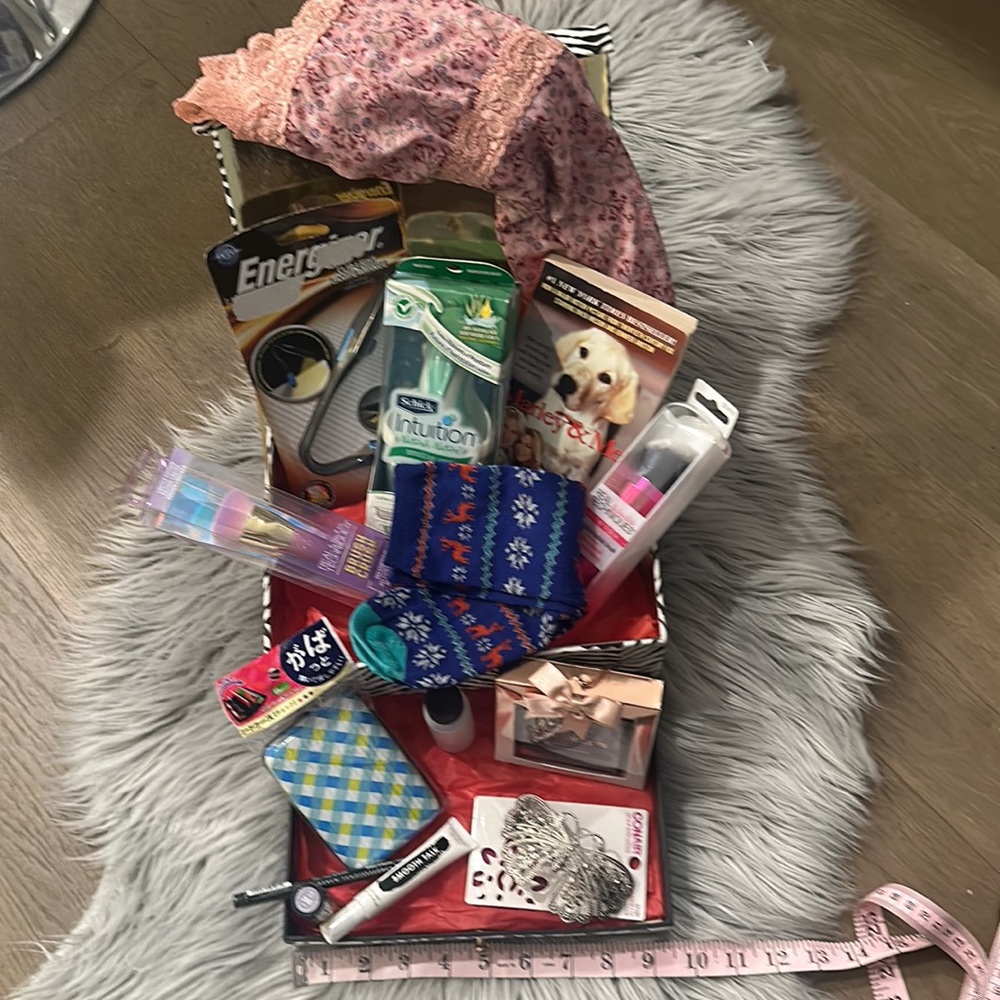 Mixed Box Bundle - Picture 2 of 14